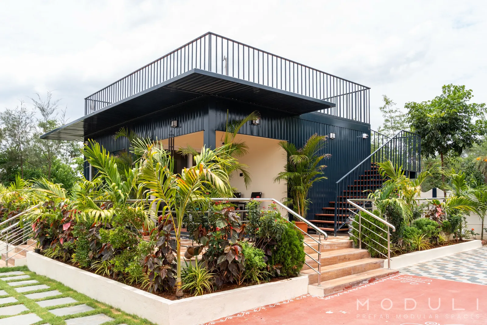 Private prefabricated farmhouse by Moduli